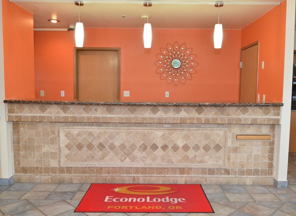 Econo Lodge Portland Airport Exterior photo