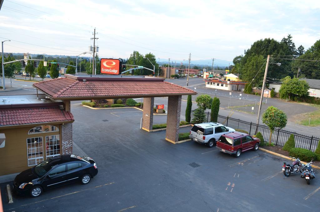 Econo Lodge Portland Airport Exterior photo