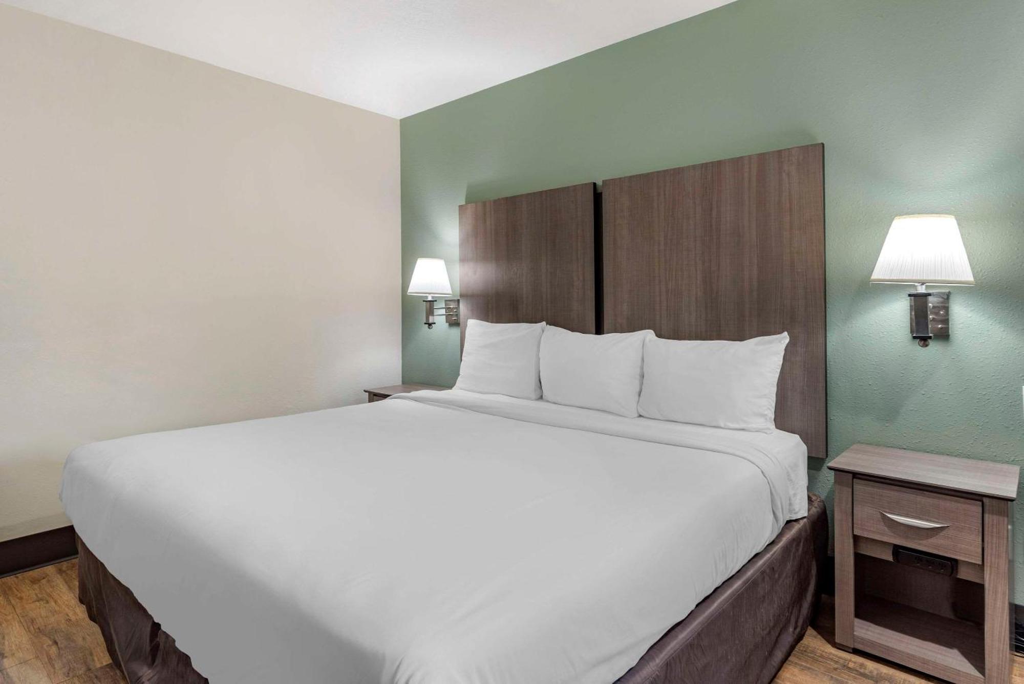 Econo Lodge Portland Airport Exterior photo