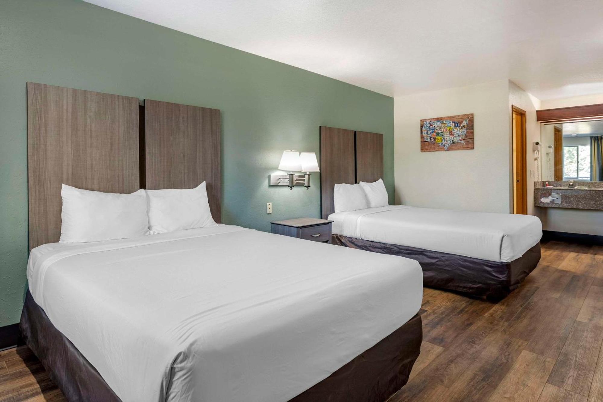 Econo Lodge Portland Airport Exterior photo